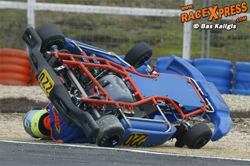 J van Bergeijk doet bodemonderzoek